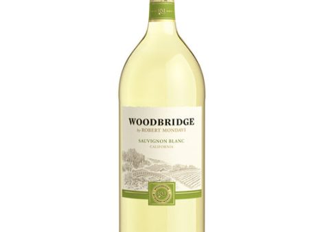 Woodbridge Sauvignon Blanc - 1.5L on Sale